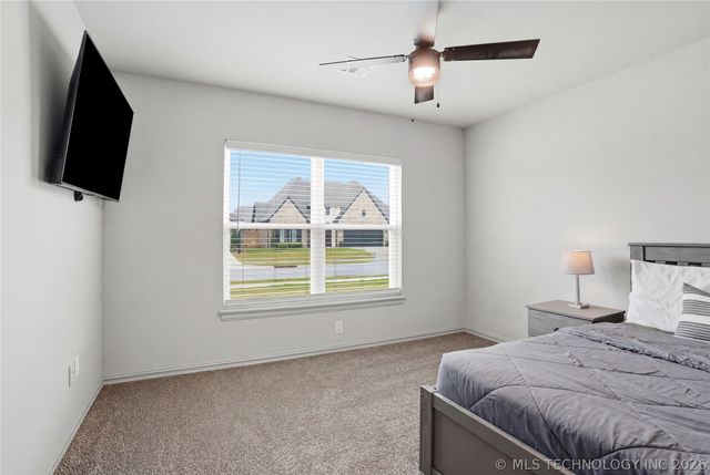 5917 E 126th Place S, Bixby, OK 74008