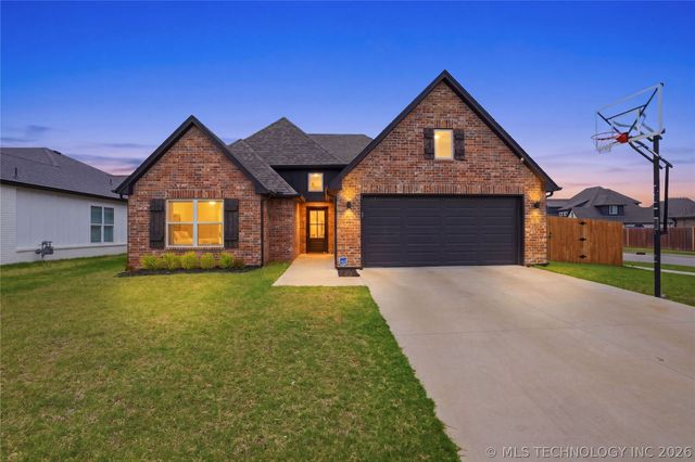 5917 E 126th Place S, Bixby, OK 74008