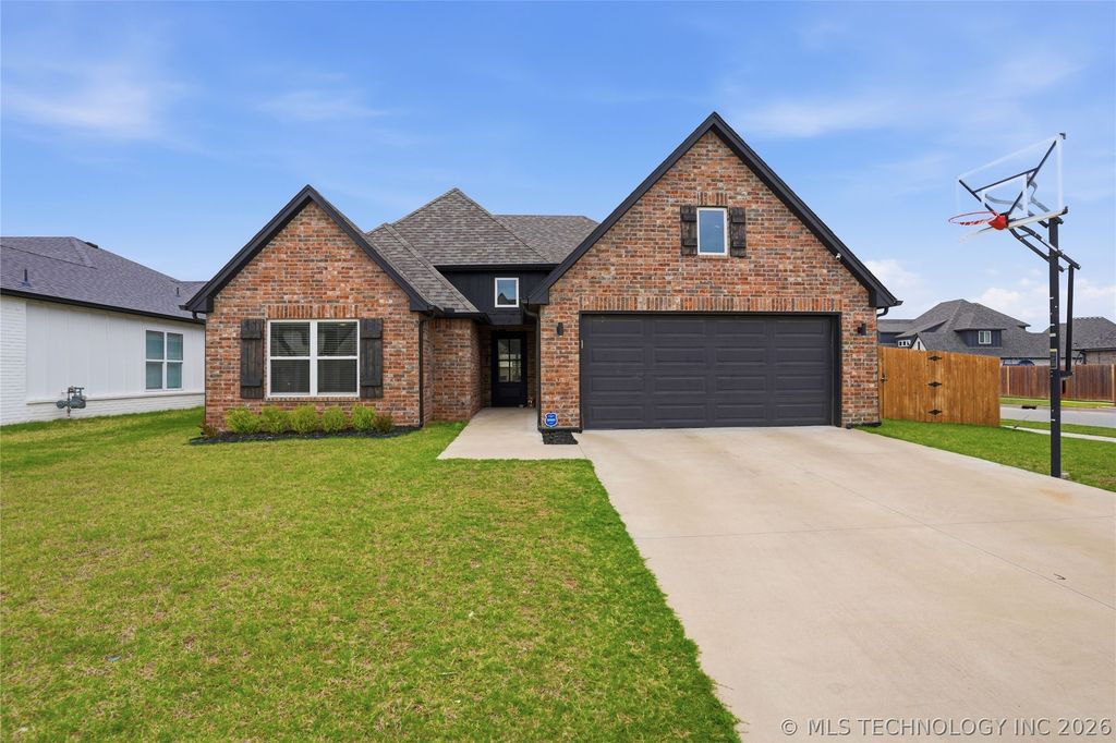 5917 E 126th Place S, Bixby, OK 74008