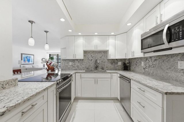 3250 S Ocean Boulevard 401s, Palm Beach, FL 33480