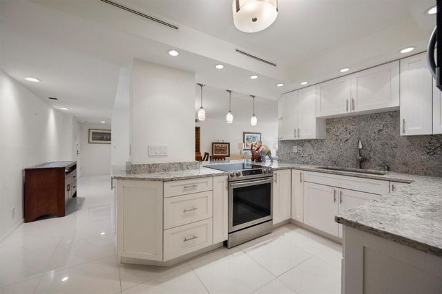 3250 S Ocean Boulevard 401s, Palm Beach, FL 33480