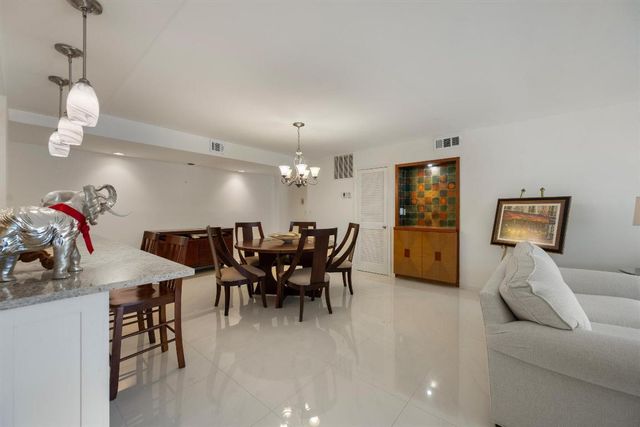 3250 S Ocean Boulevard 401s, Palm Beach, FL 33480