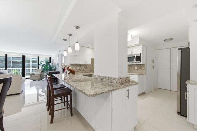 3250 S Ocean Boulevard 401s, Palm Beach, FL 33480