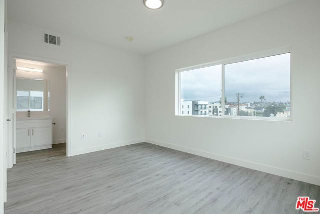 4806 Elmwood Avenue, Los Angeles, CA 90004