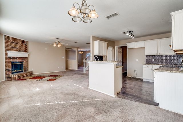 424 Heritage Drive, Crowley, TX 76036