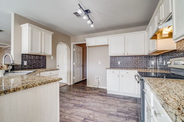 424 Heritage Drive, Crowley, TX 76036