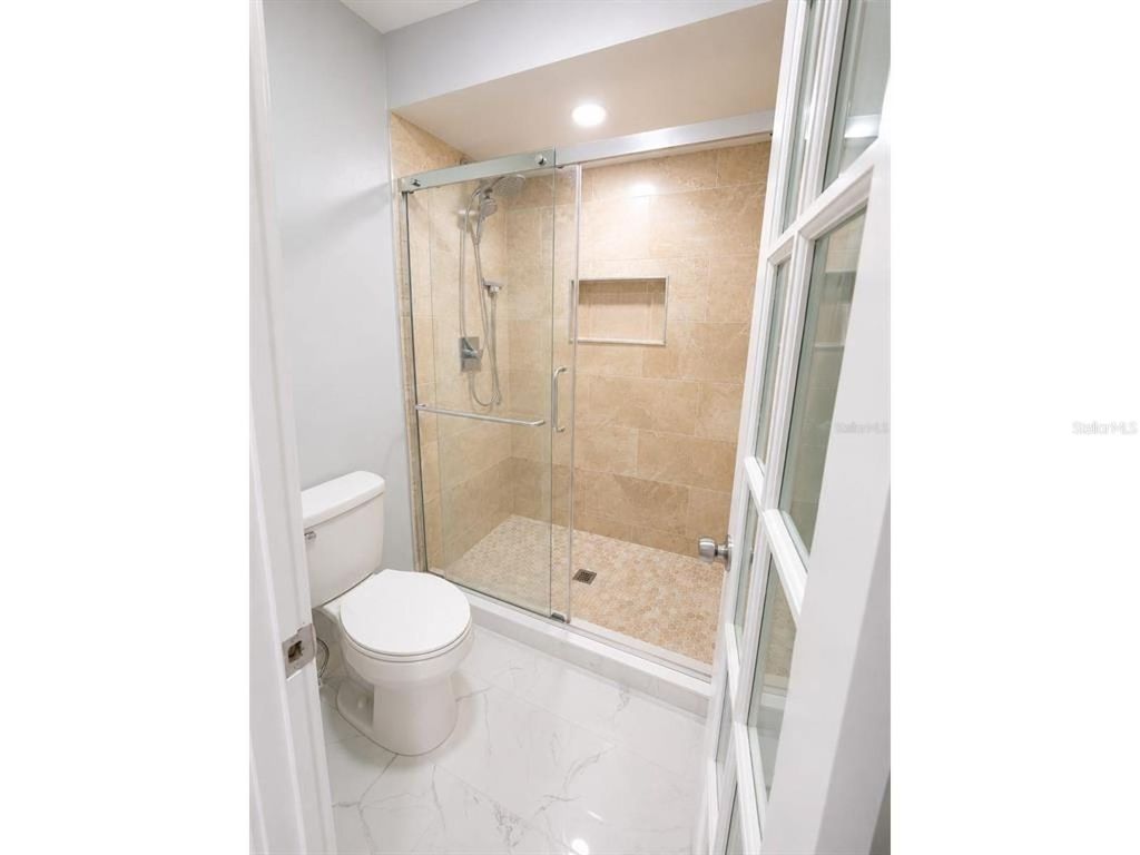 Image 11 of property listing at 5124 SPRINGWOOD DRIVE, Tampa, FL 33624