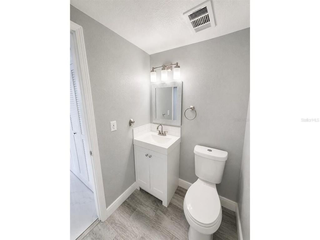 Image 12 of property listing at 5124 SPRINGWOOD DRIVE, Tampa, FL 33624