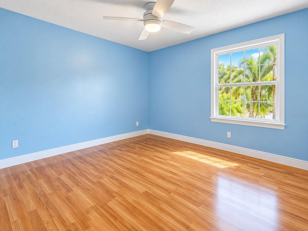 Image 13 of property listing at 5124 SPRINGWOOD DRIVE, Tampa, FL 33624