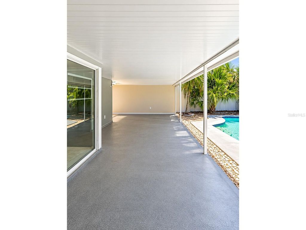 Image 19 of property listing at 5124 SPRINGWOOD DRIVE, Tampa, FL 33624