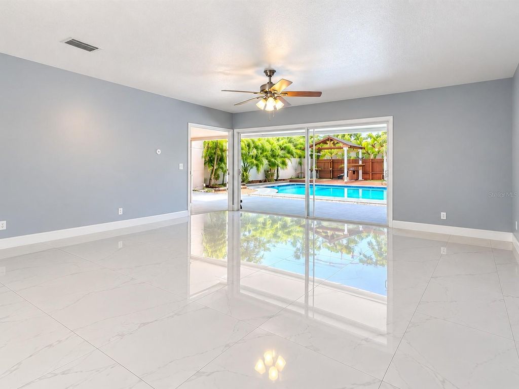 Image 4 of property listing at 5124 SPRINGWOOD DRIVE, Tampa, FL 33624