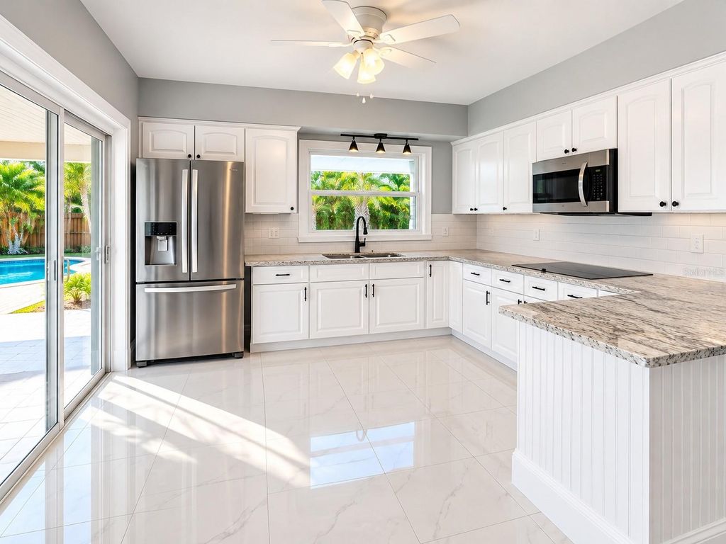 Image 6 of property listing at 5124 SPRINGWOOD DRIVE, Tampa, FL 33624