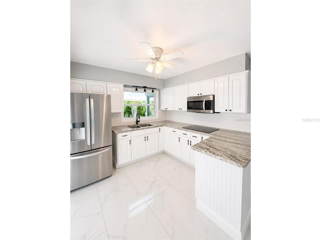 Image 7 of property listing at 5124 SPRINGWOOD DRIVE, Tampa, FL 33624