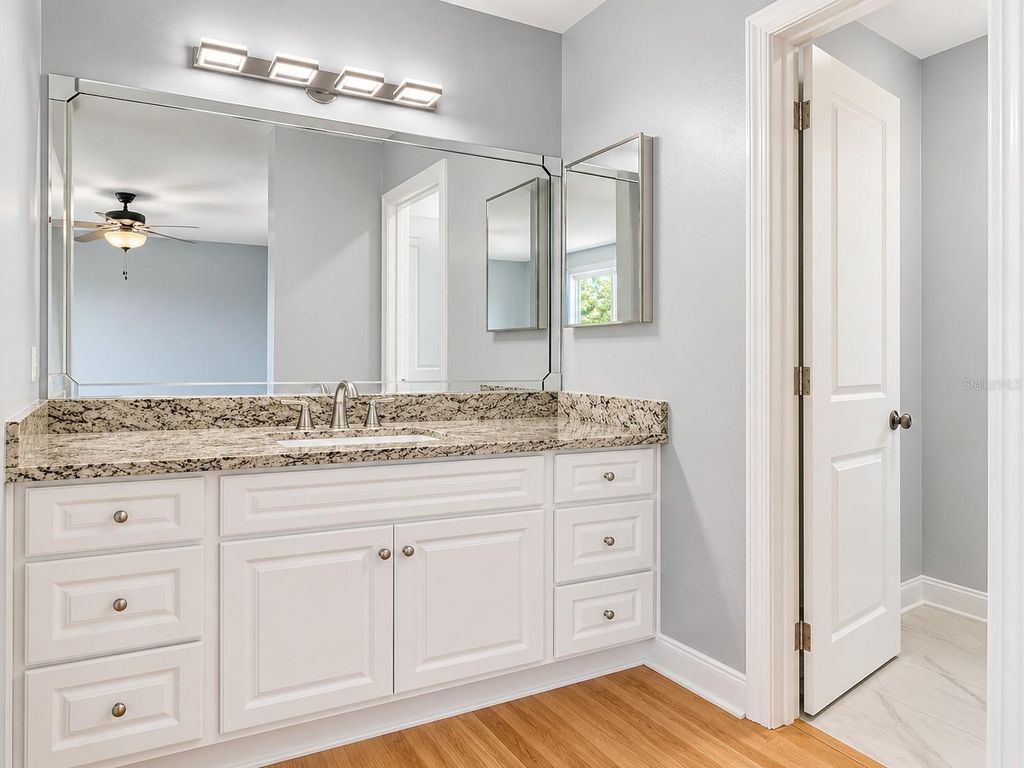 Image 9 of property listing at 5124 SPRINGWOOD DRIVE, Tampa, FL 33624