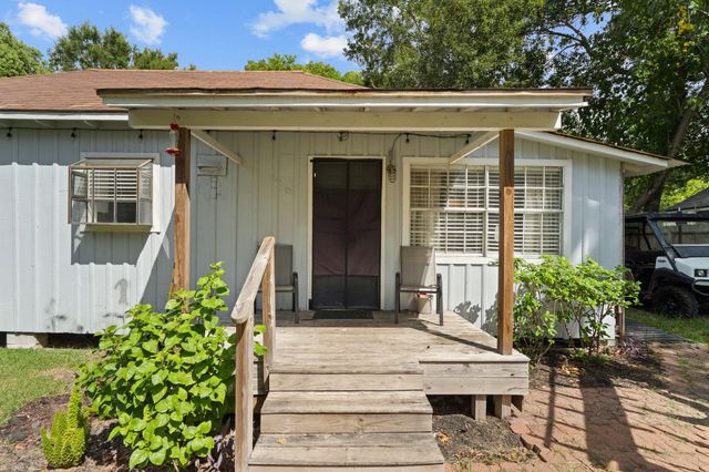 3915 W Estes Drive Drive, Bacliff, TX 77518
