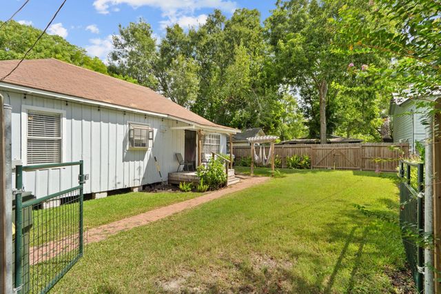 3915 W Estes Drive Drive, Bacliff, TX 77518