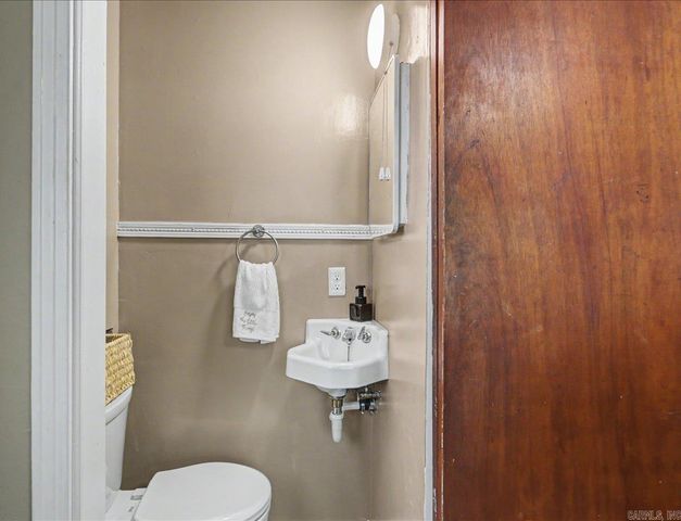 305 Vineyard Street, Hot Springs National Park, AR 71913