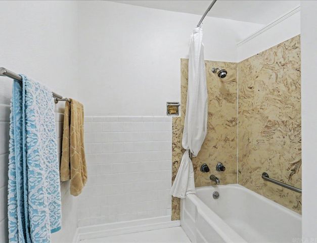 305 Vineyard Street, Hot Springs National Park, AR 71913