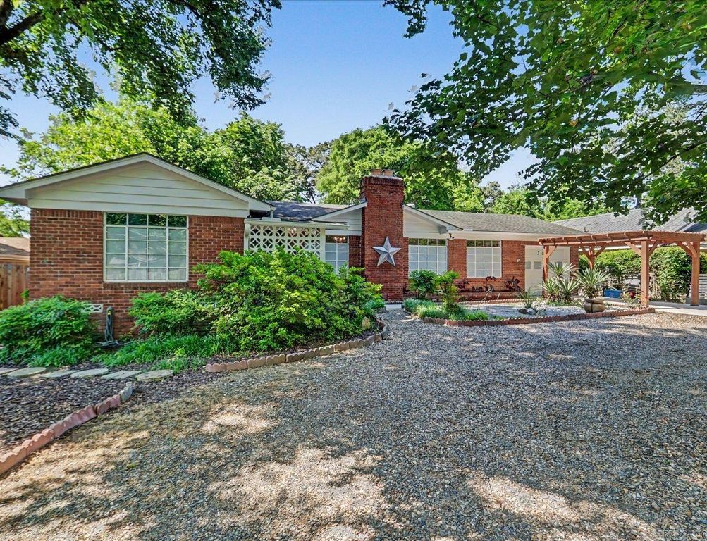 305 Vineyard Street, Hot Springs National Park, AR 71913