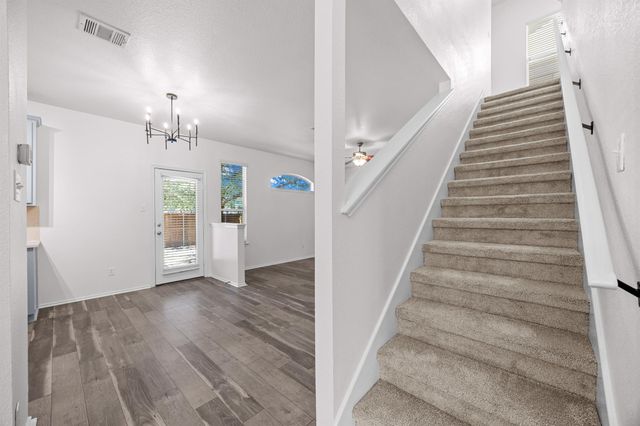 10208 Laredo DR 105, Austin, TX 78748