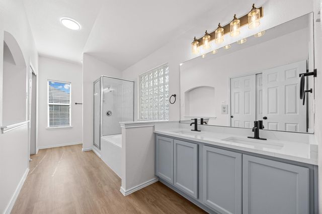 10208 Laredo DR 105, Austin, TX 78748