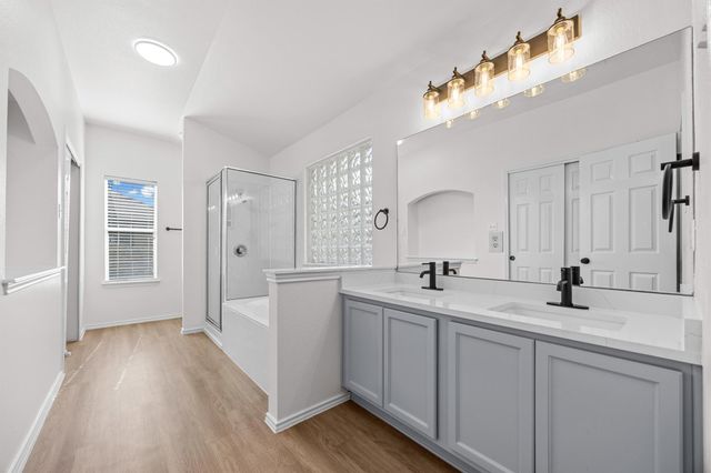 10208 Laredo DR 105, Austin, TX 78748