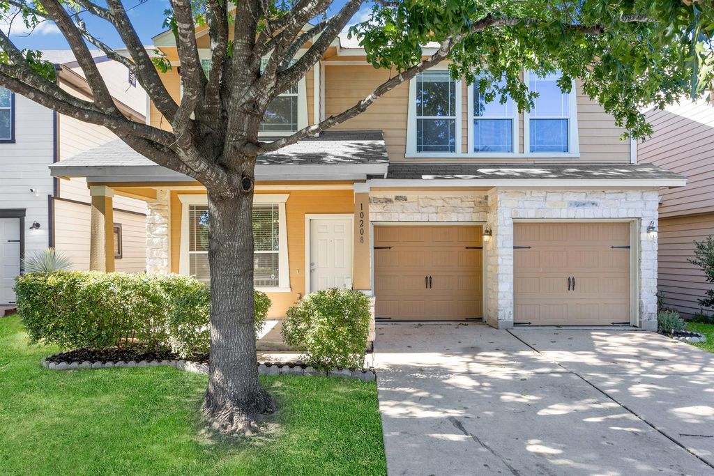 10208 Laredo DR 105, Austin, TX 78748