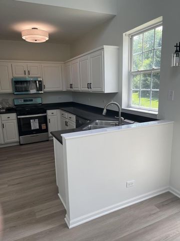 188 Brompton Drive B, Sugar Grove, IL 60554