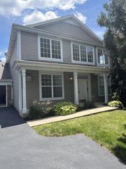 188 Brompton Drive B, Sugar Grove, IL 60554