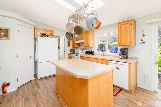 41 Marian Way, Sequim, WA 98382