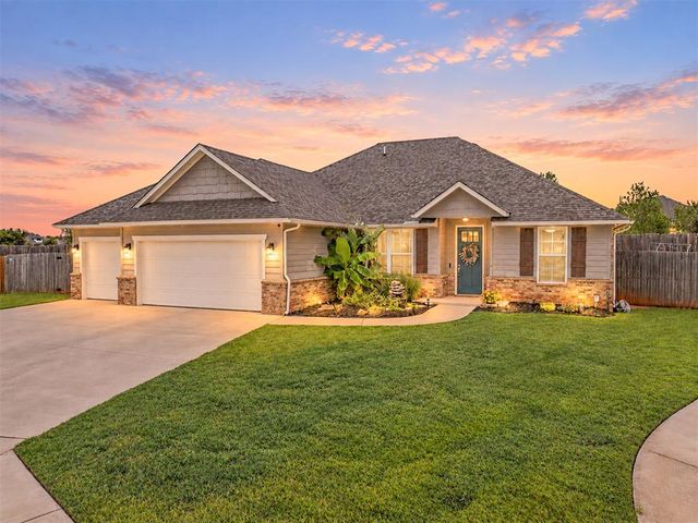 1334 Ladera Circle, Moore, OK 73160