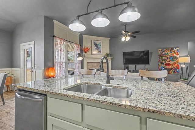 1334 Ladera Circle, Moore, OK 73160