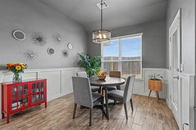 1334 Ladera Circle, Moore, OK 73160