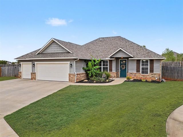 1334 Ladera Circle, Moore, OK 73160