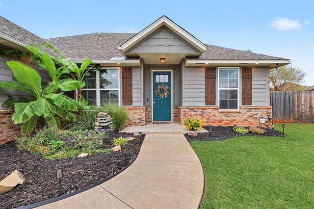 1334 Ladera Circle, Moore, OK 73160