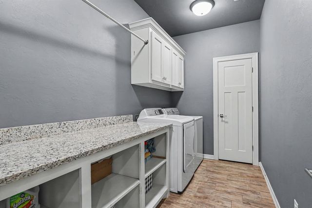 1334 Ladera Circle, Moore, OK 73160