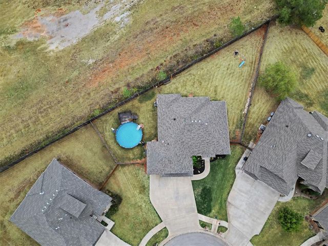 1334 Ladera Circle, Moore, OK 73160