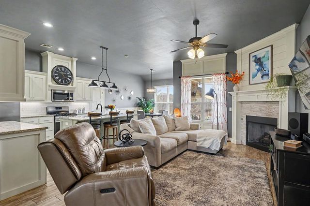 1334 Ladera Circle, Moore, OK 73160