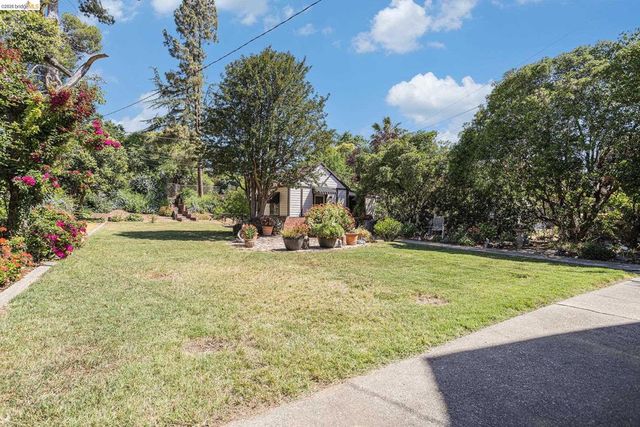 1545 1545 W Walnut Street, Stockton, CA 95203