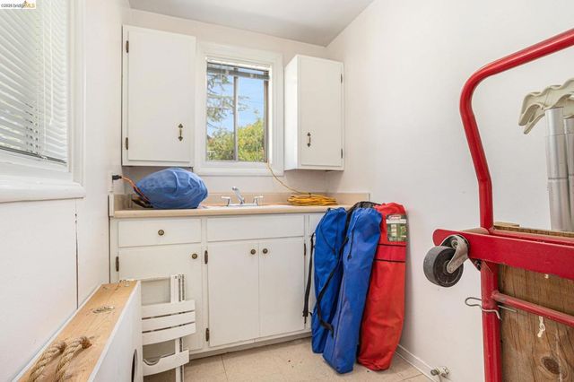 1545 1545 W Walnut Street, Stockton, CA 95203