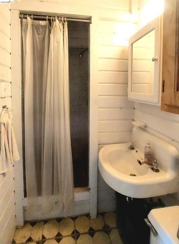 1545 1545 W Walnut Street, Stockton, CA 95203