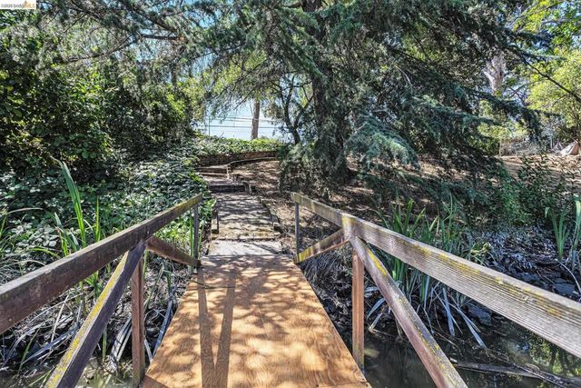 1545 1545 W Walnut Street, Stockton, CA 95203