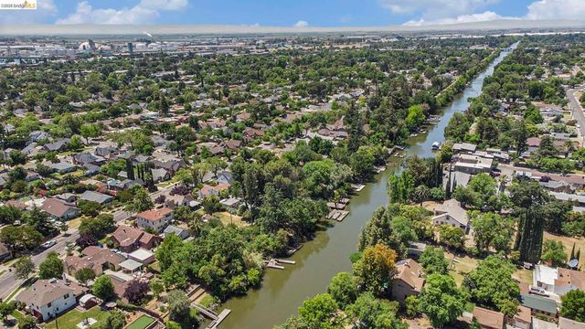 1545 1545 W Walnut Street, Stockton, CA 95203