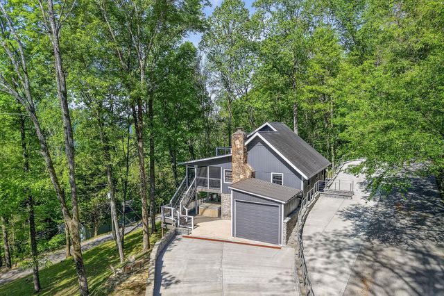 1097 Floating Mill Village Road, Silver Point, TN 38582