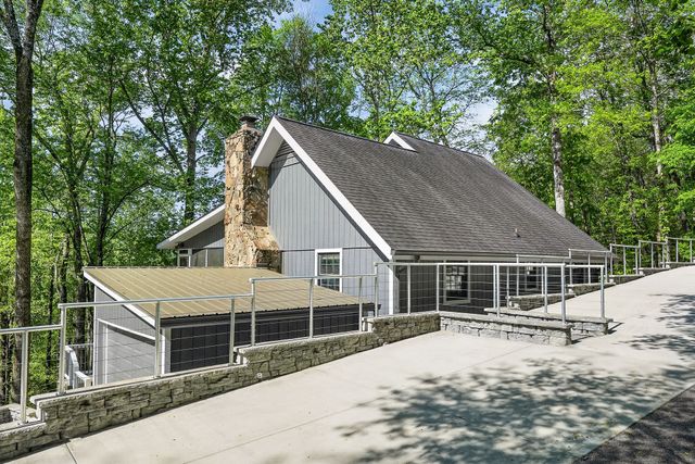 1097 Floating Mill Village Road, Silver Point, TN 38582