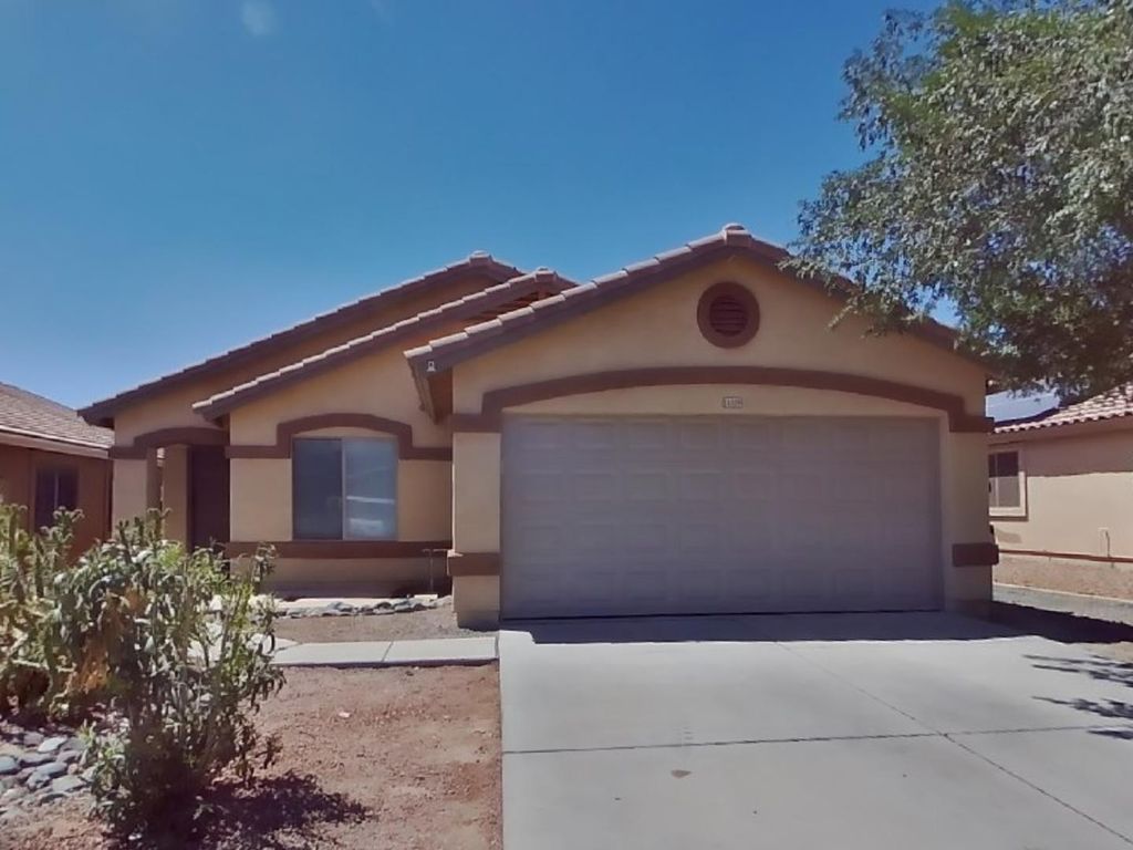 16559 W Post Drive, Surprise, AZ 85388