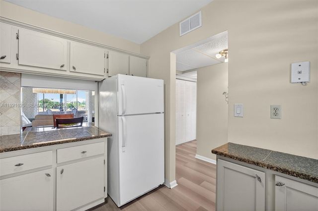 7817 Golf Circle Drive 301, Margate, FL 33063