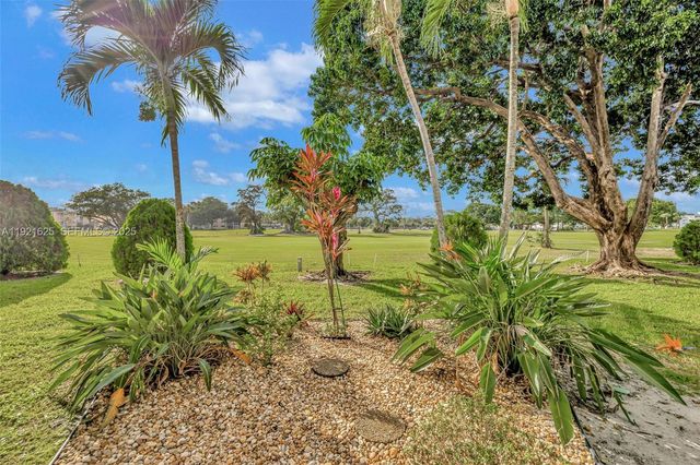 7817 Golf Circle Drive 301, Margate, FL 33063