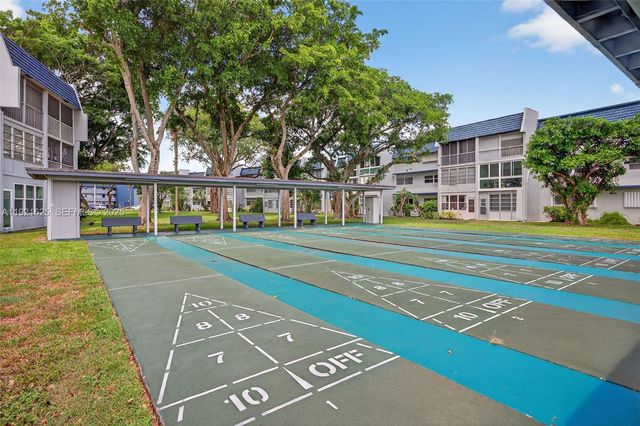 7817 Golf Circle Drive 301, Margate, FL 33063