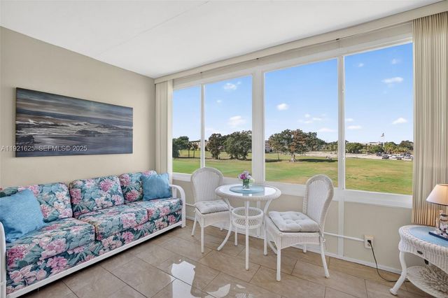 7817 Golf Circle Drive 301, Margate, FL 33063